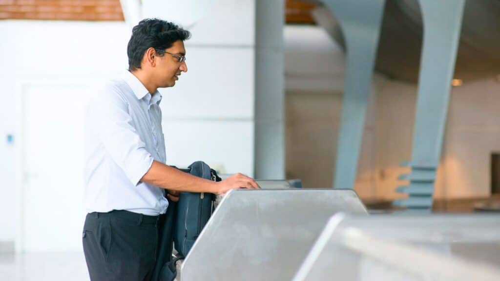 How Many Laptops Can You Carry from UAE to India Without Paying Duties